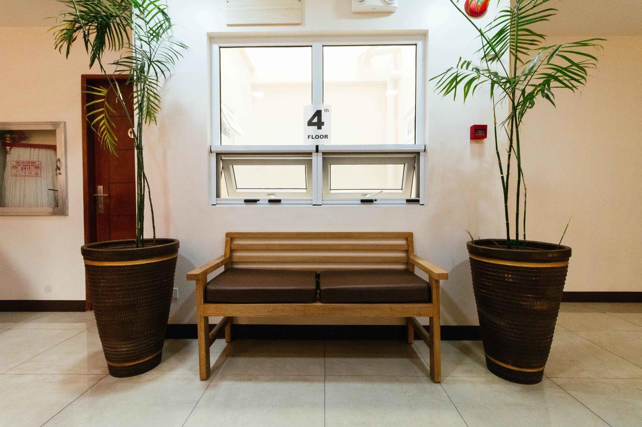 Reddoorz Premium @ Sampaloc Makati Hotel Makati City ภายนอก รูปภาพ
