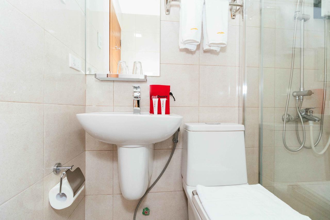 Reddoorz Premium @ Sampaloc Makati Hotel Makati City ภายนอก รูปภาพ