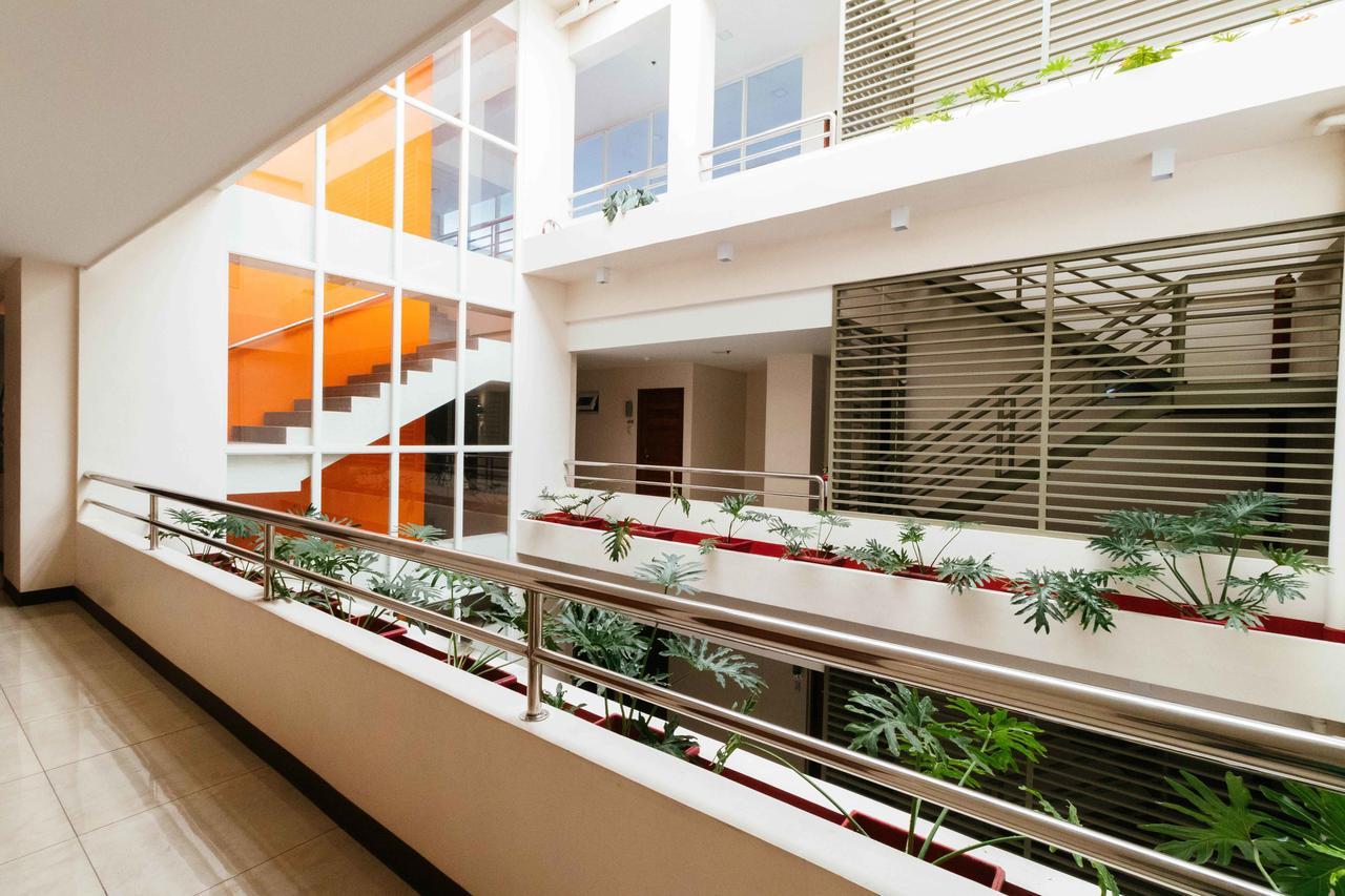 Reddoorz Premium @ Sampaloc Makati Hotel Makati City ภายนอก รูปภาพ