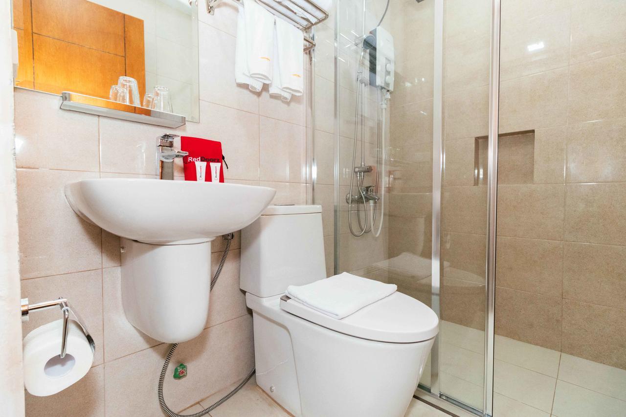 Reddoorz Premium @ Sampaloc Makati Hotel Makati City ภายนอก รูปภาพ