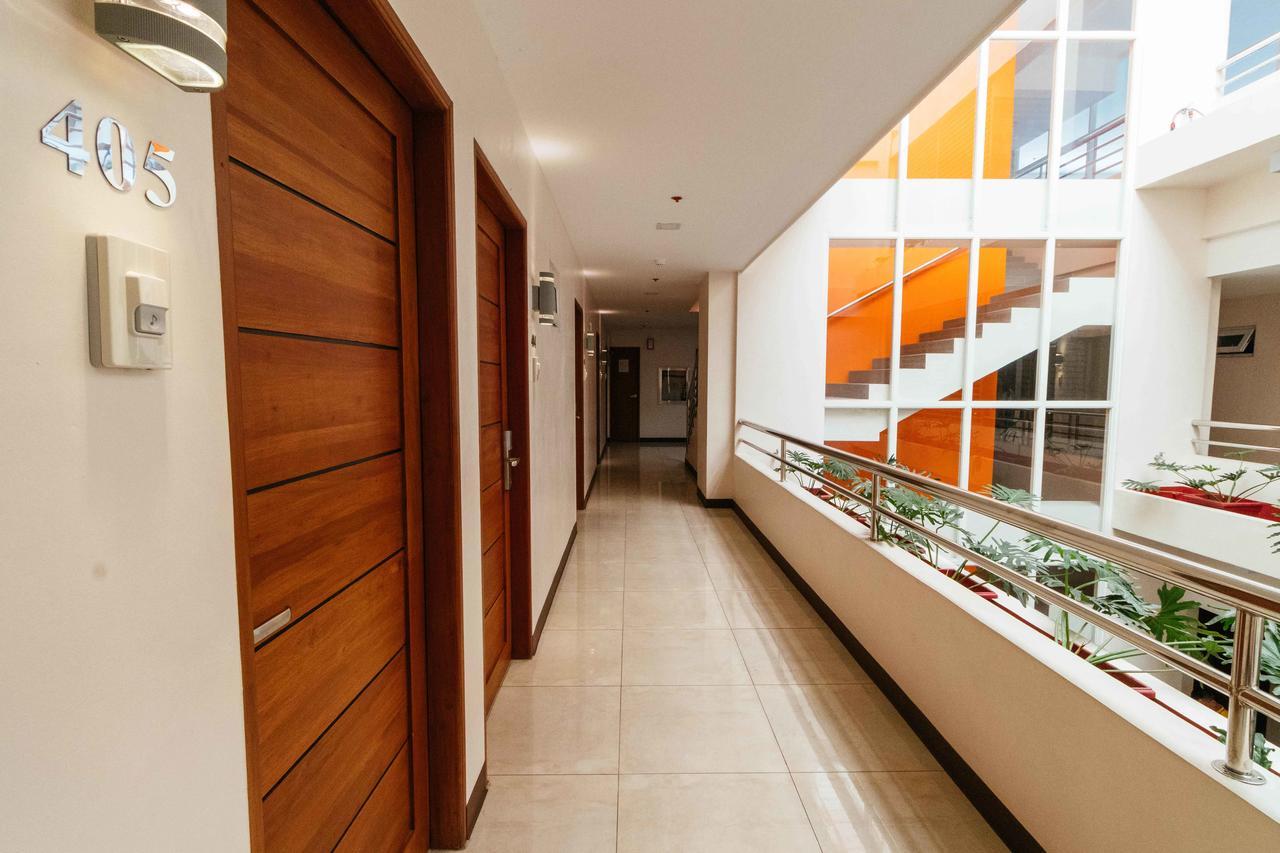 Reddoorz Premium @ Sampaloc Makati Hotel Makati City ภายนอก รูปภาพ