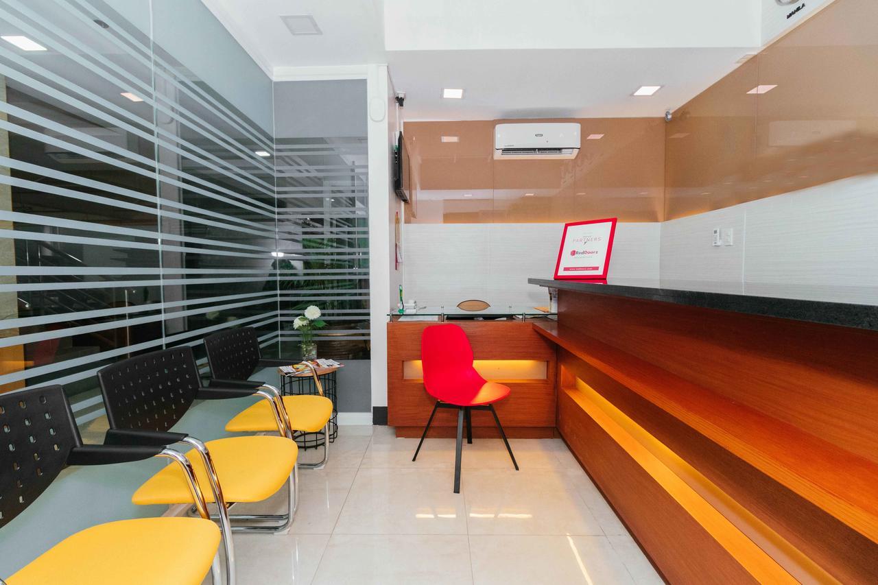Reddoorz Premium @ Sampaloc Makati Hotel Makati City ภายนอก รูปภาพ