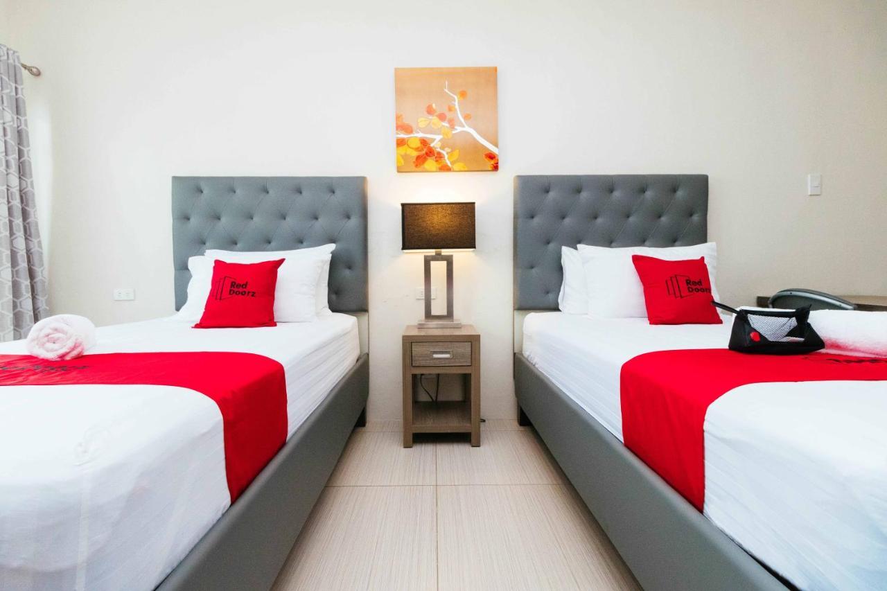 Reddoorz Premium @ Sampaloc Makati Hotel Makati City ภายนอก รูปภาพ