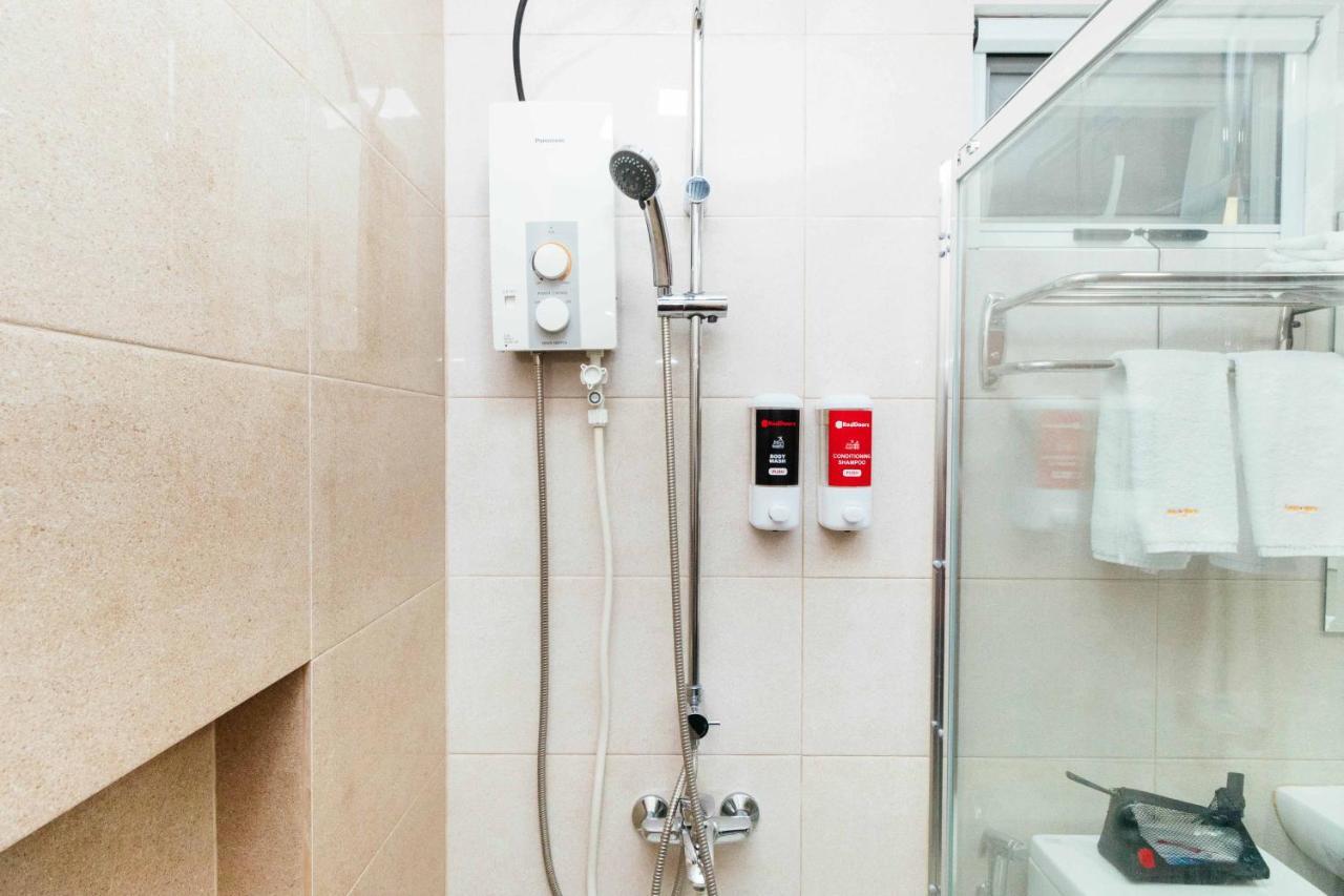 Reddoorz Premium @ Sampaloc Makati Hotel Makati City ภายนอก รูปภาพ