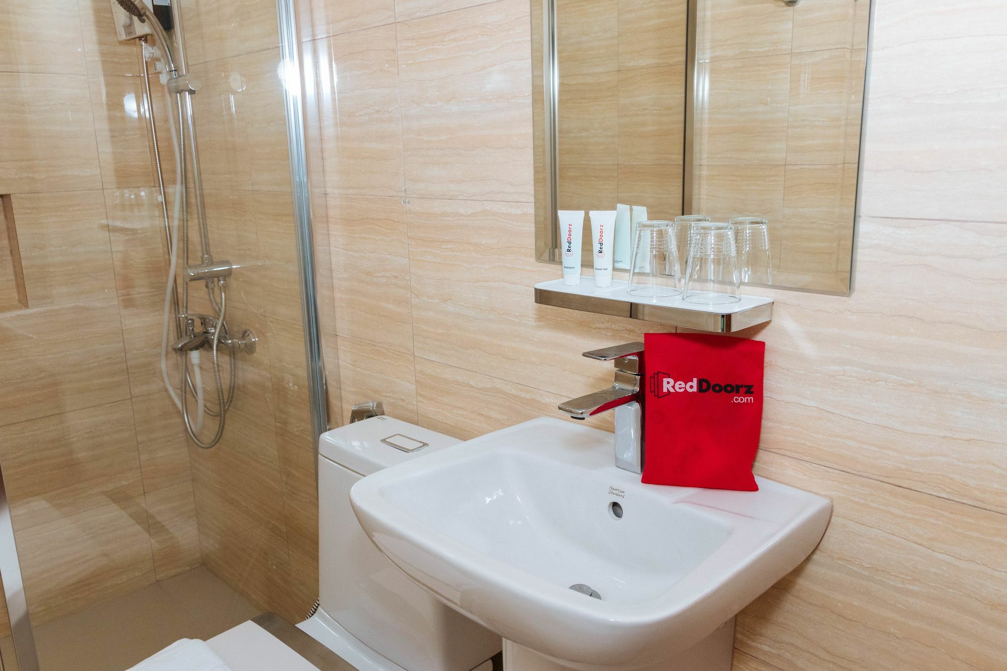 Reddoorz Premium @ Sampaloc Makati Hotel Makati City ภายนอก รูปภาพ
