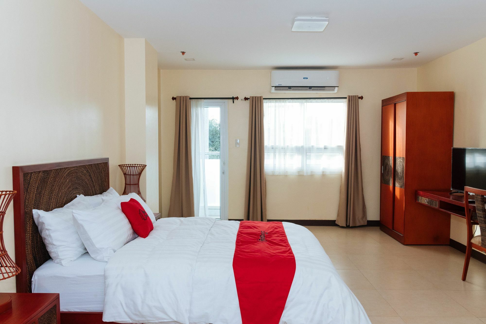 Reddoorz Premium @ Sampaloc Makati Hotel Makati City ภายนอก รูปภาพ
