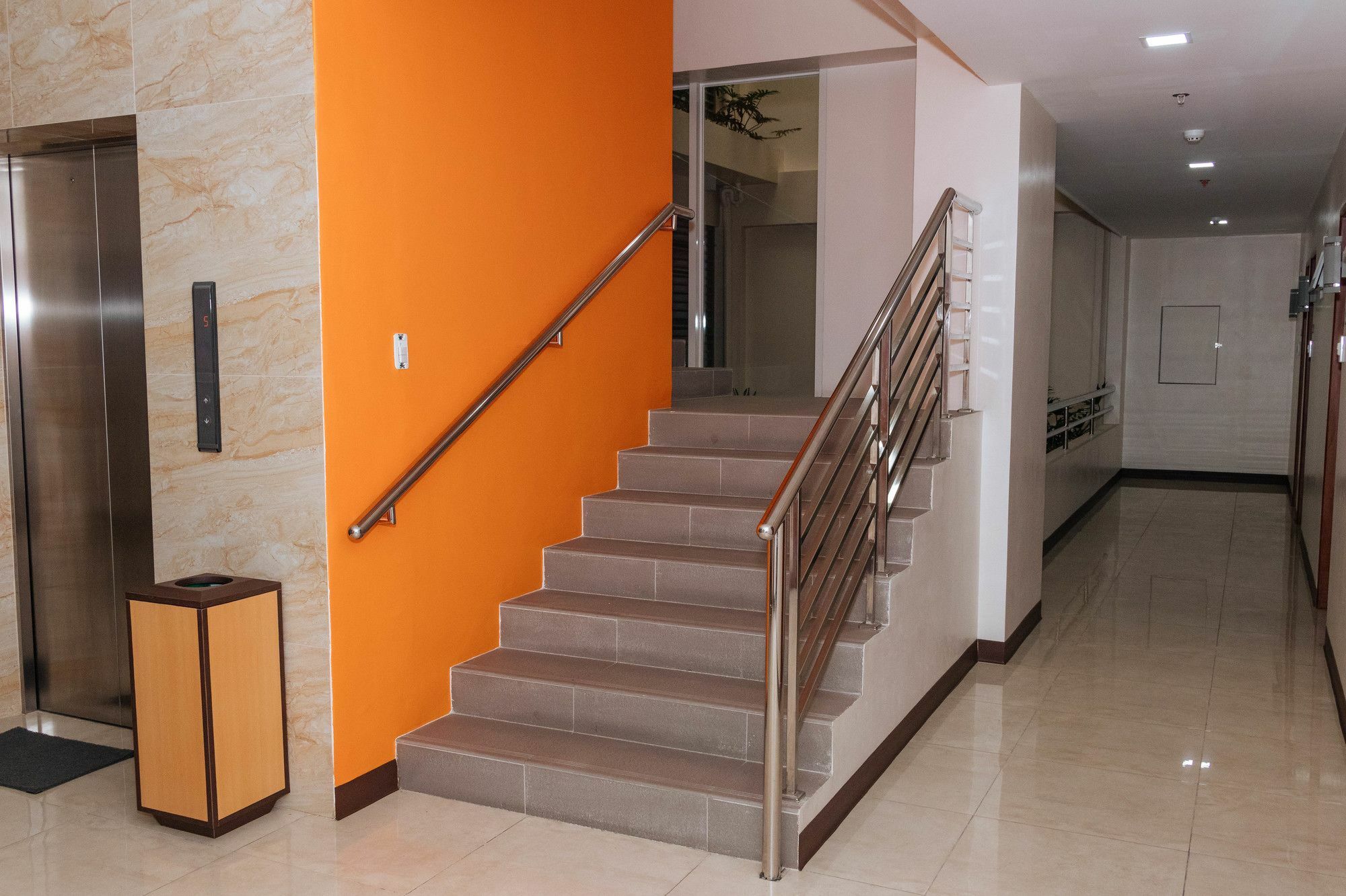 Reddoorz Premium @ Sampaloc Makati Hotel Makati City ภายนอก รูปภาพ